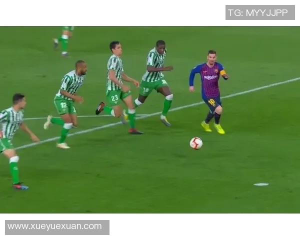 巴萨主场击败皇家贝蒂斯，梅西上演帽子戏法！